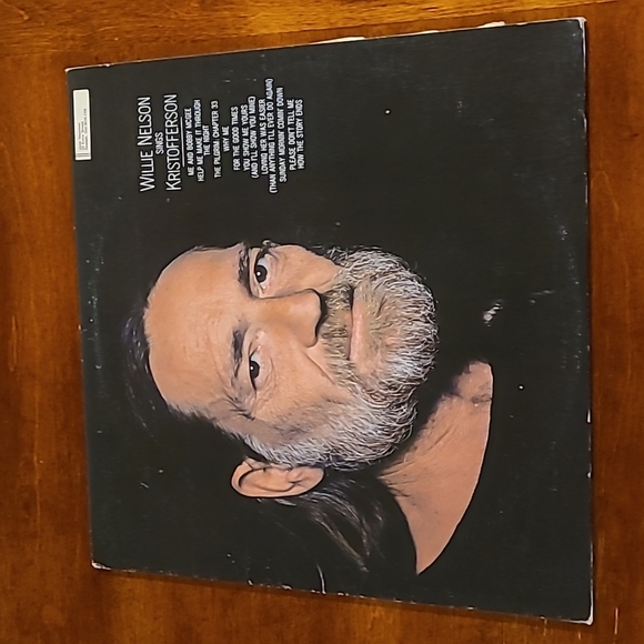 Wille Nelson sings Kristofferskn - Picture 1 of 4